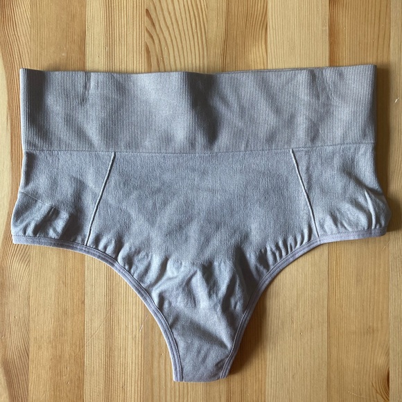 Skinnygirl Smoothers & Shapers Thong - Picture 7 of 9